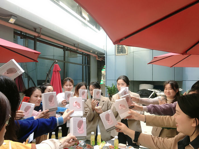 女神節(jié)快樂|有鮮花，有陽光，有愛的薩瑪瑞事業(yè)